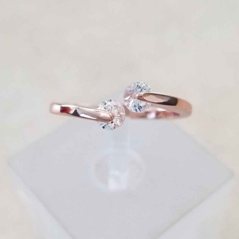 Delicate 18k Ring